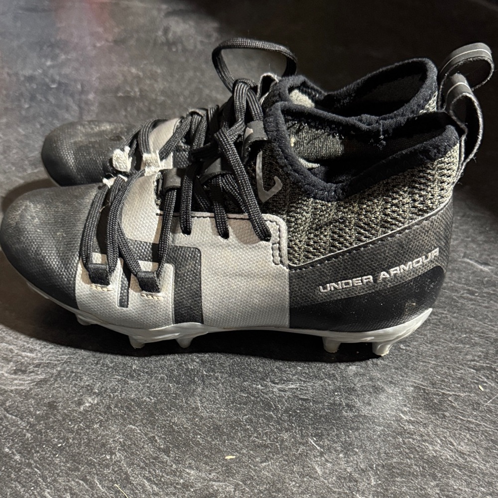 Under Armour Kids' Black and Gray Football Cleats